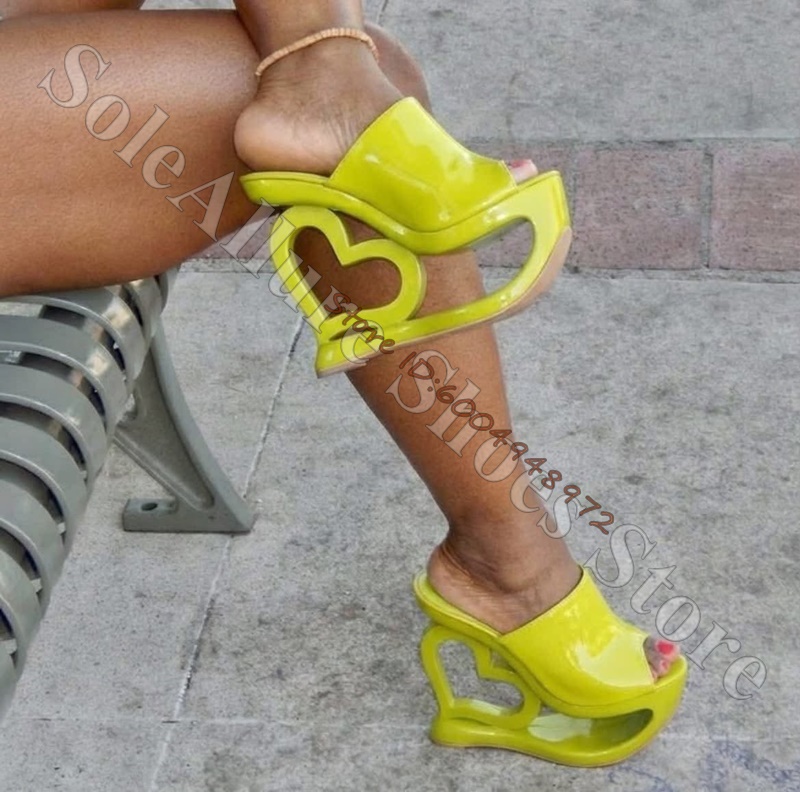 Patent Leather Heart Hollow Sc - Casual Sandal Leather recension och pris